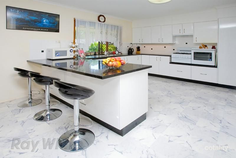 19 Melinda St, Camira, QLD 4300