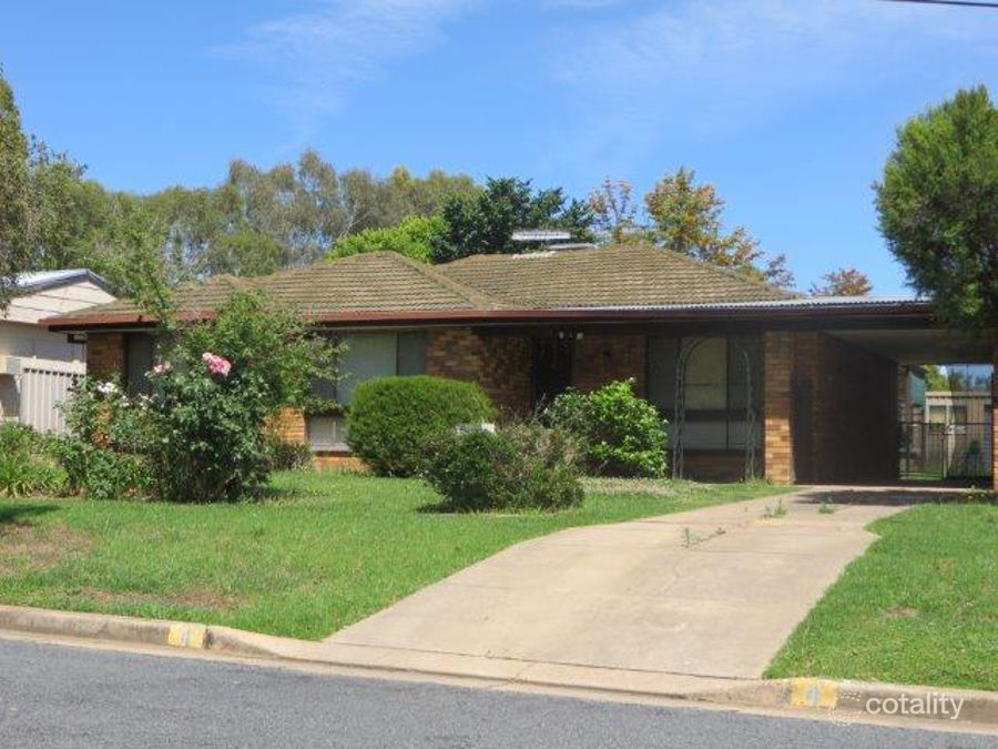 4 Nyrang St, Tolland, NSW 2650