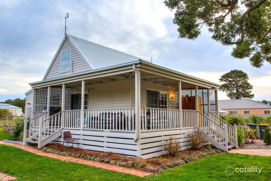 4 Woodlands Rd, Enfield, VIC 3352