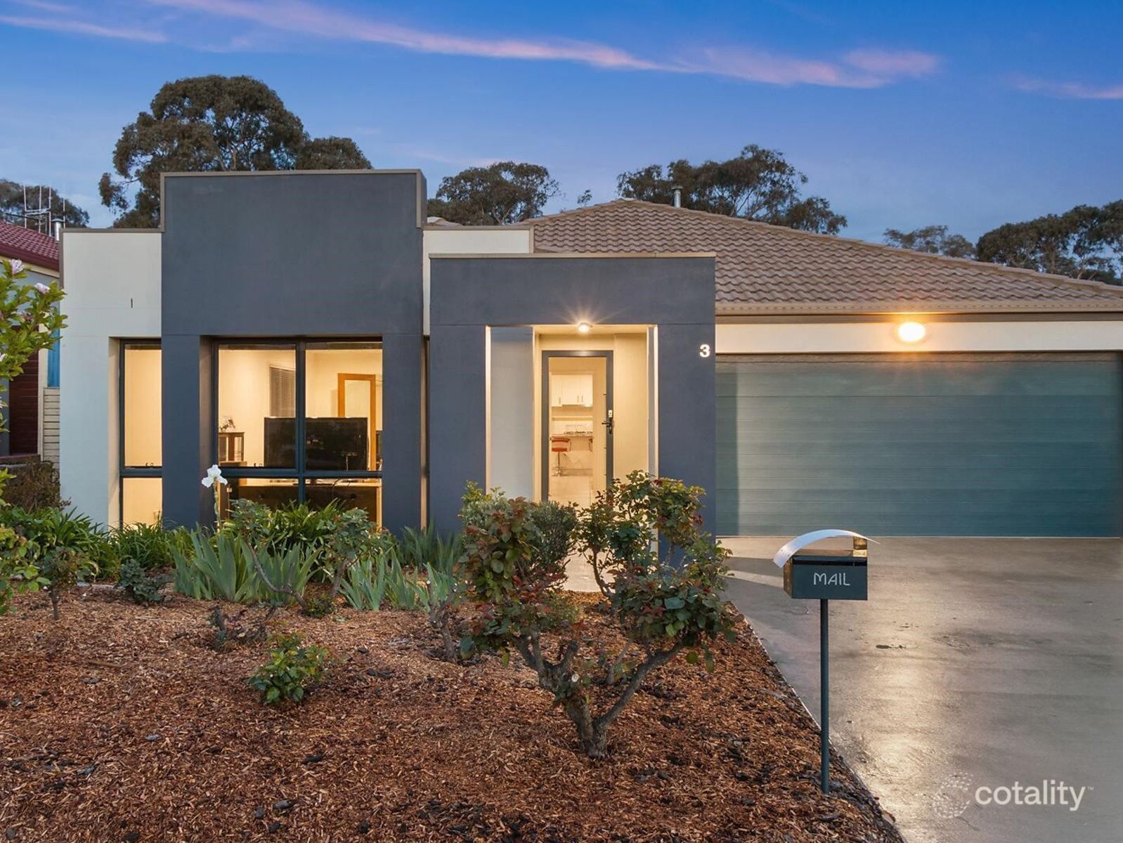3/8 Murruba Pl, Jerrabomberra, NSW 2619