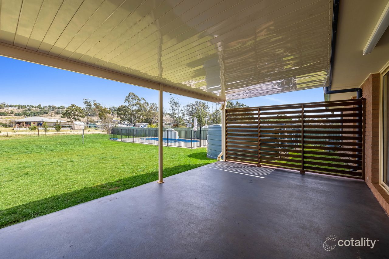 58 Phipps Dr, Meringandan West, QLD 4352