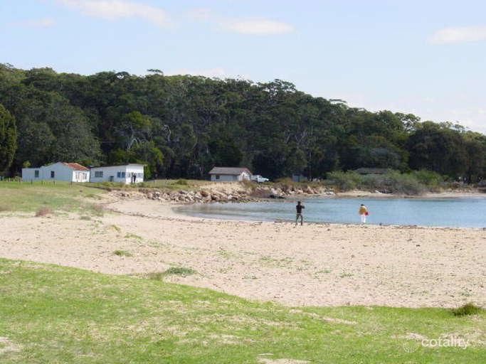 18 Kerr Ave, Bundeena, NSW 2230