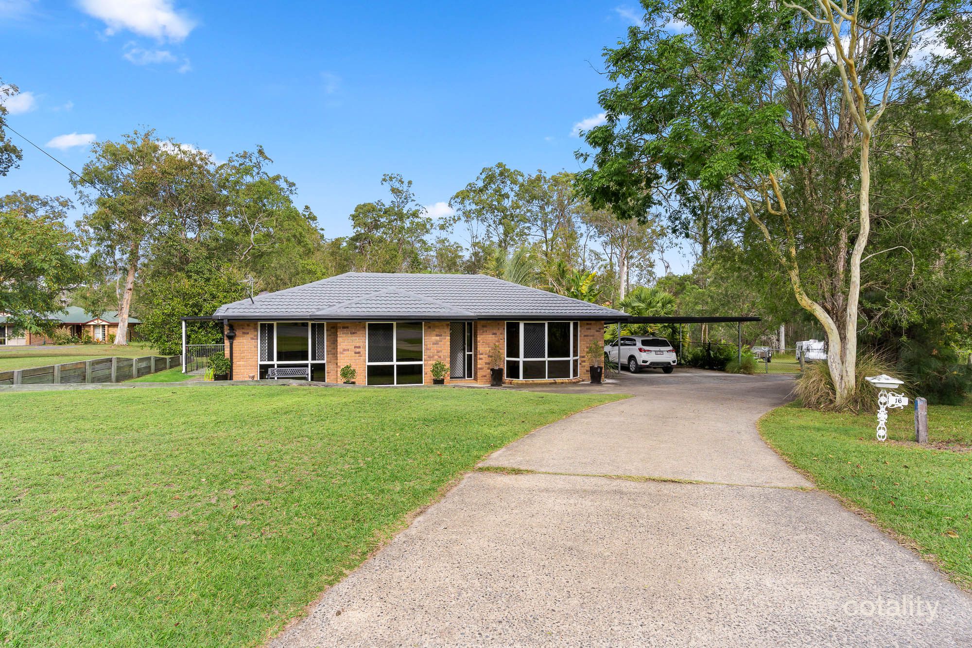 16 Batavia Ct, Park Ridge South, QLD 4125