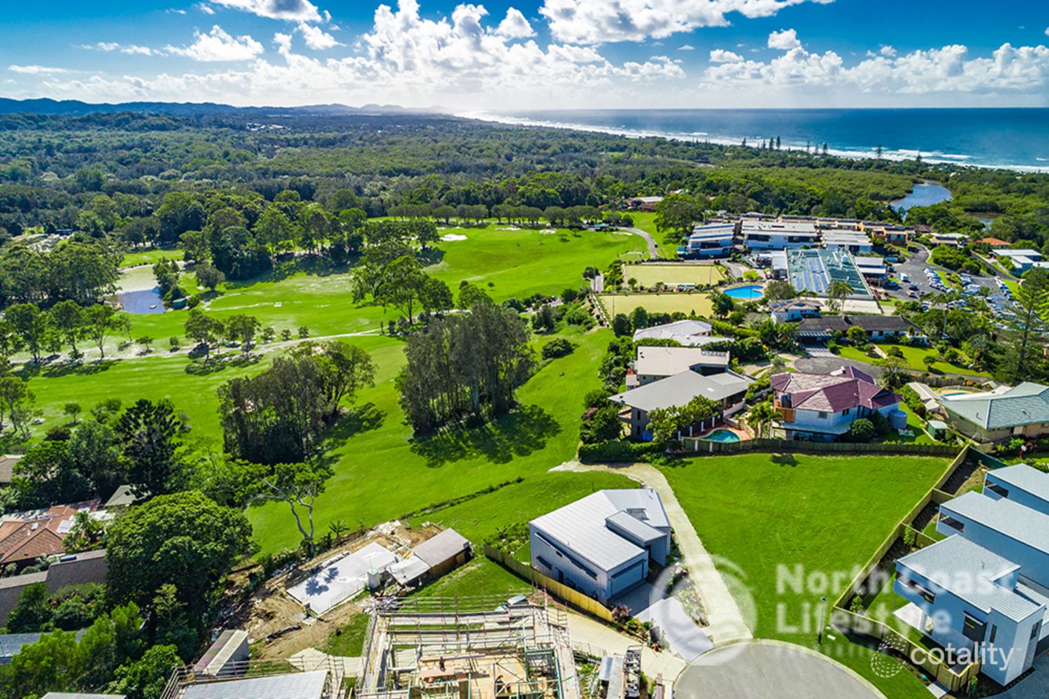 8 Roundhouse Pl, Ocean Shores, NSW 2483