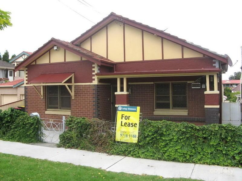 33 Loch St, Campsie, NSW 2194