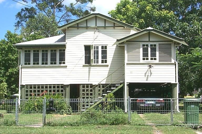 11 Fraire St, Hermit Park, QLD 4812
