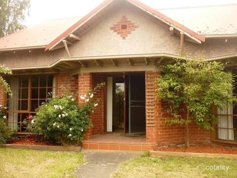212 Burnbank St, Wendouree, VIC 3355