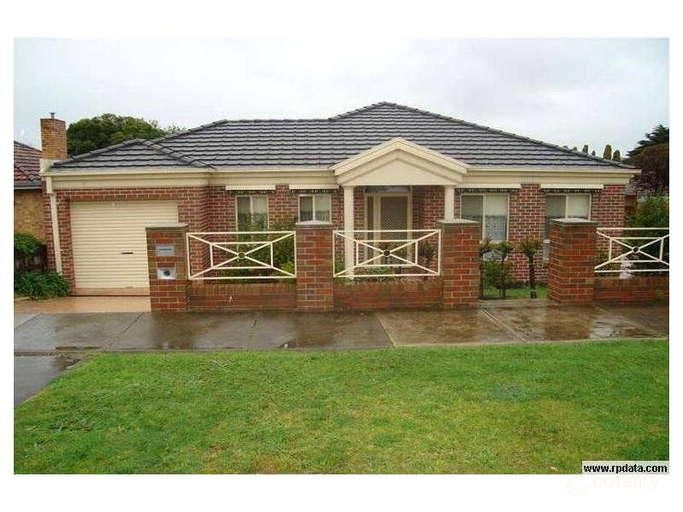 1/64 Carnarvon Rd, Strathmore, VIC 3041