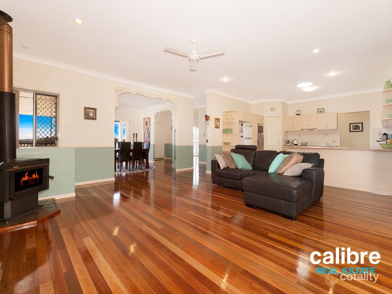 19 Greenwood Cl, Moggill, QLD 4070