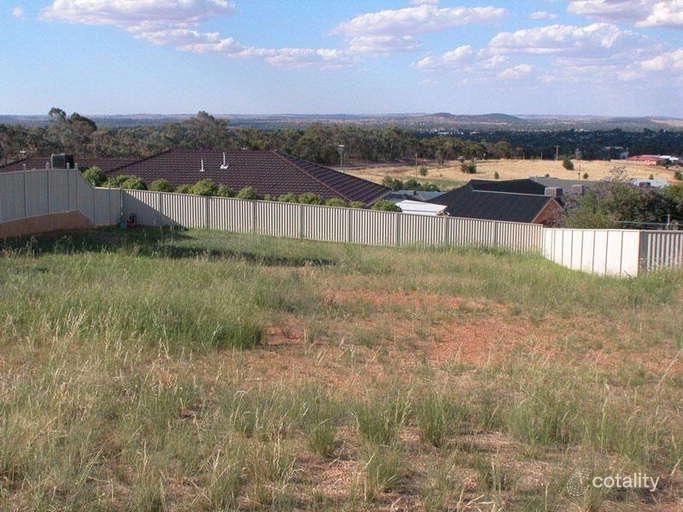 11 Clifton St, Bourkelands, NSW 2650
