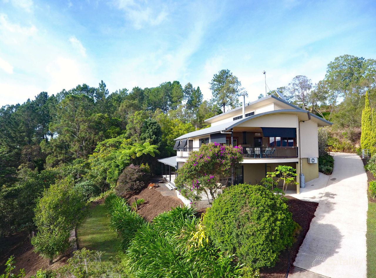 2 Spry Cl, Barrine, QLD 4872