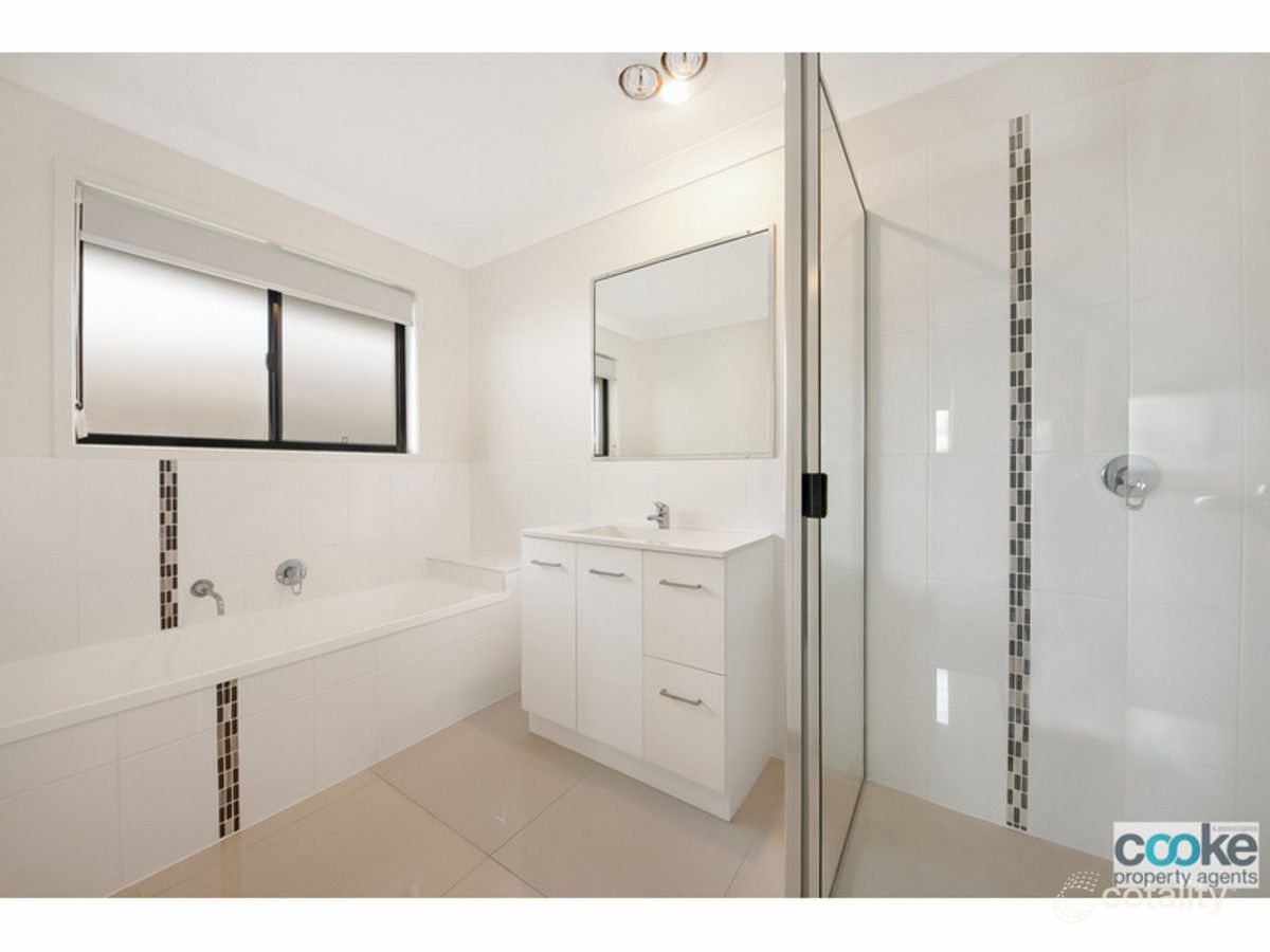 17 Hoop Ave, Hidden Valley, QLD 4703