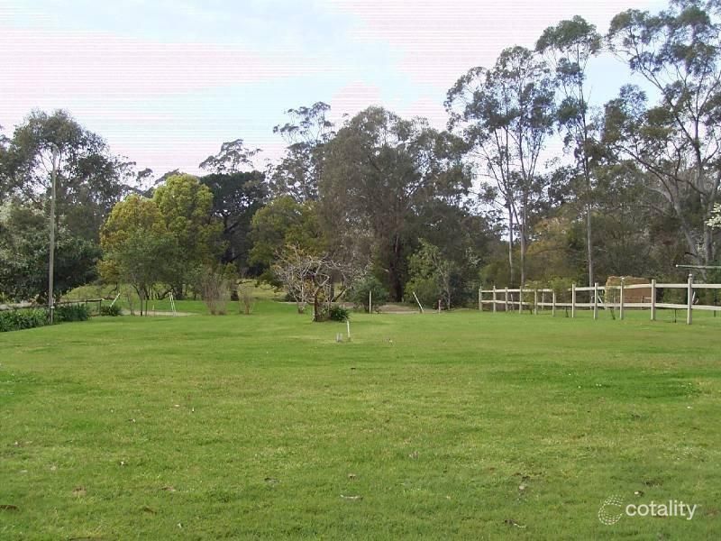 25 Monarchy Way, Narara, NSW 2250