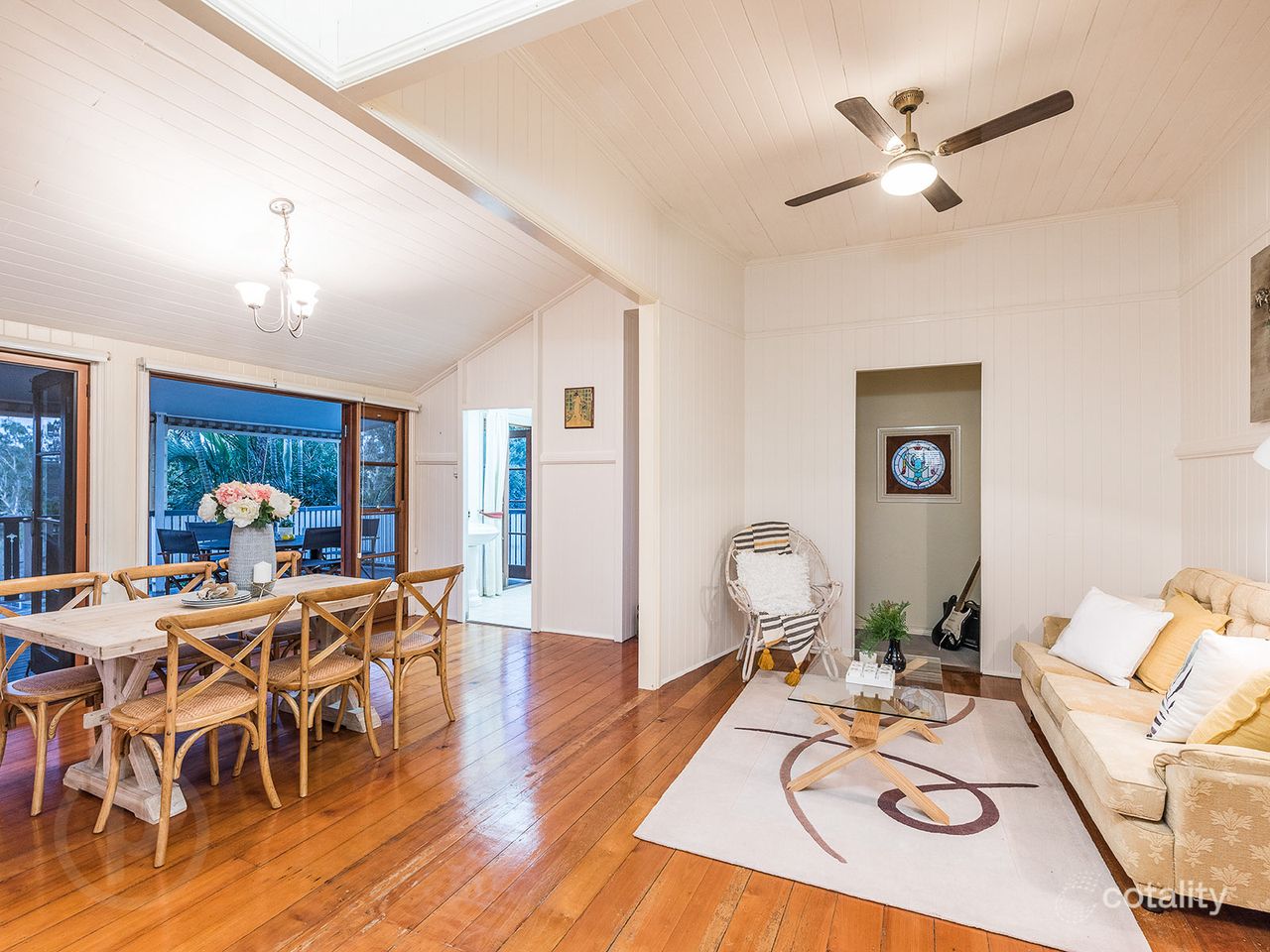 27 New Lindum Rd, Wynnum West, QLD 4178