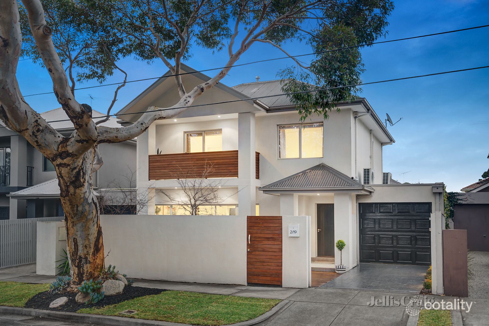 2/19 Kendall St, Hampton, VIC 3188