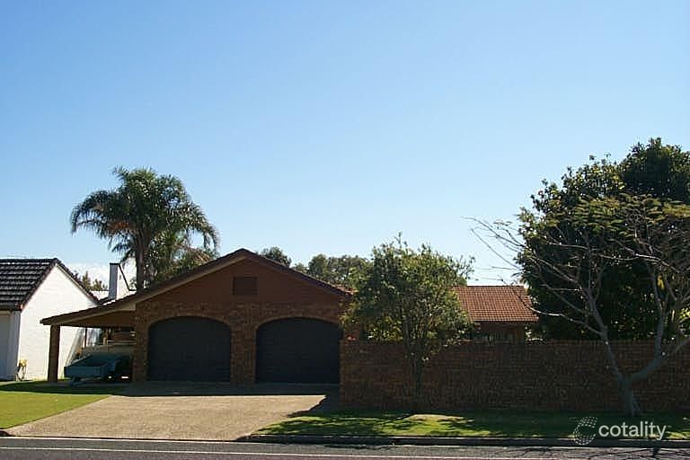 16 Mooloolah Dr, Minyama, QLD 4575