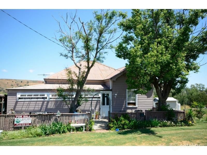 15 Learmonth St, Willow Tree, NSW 2339