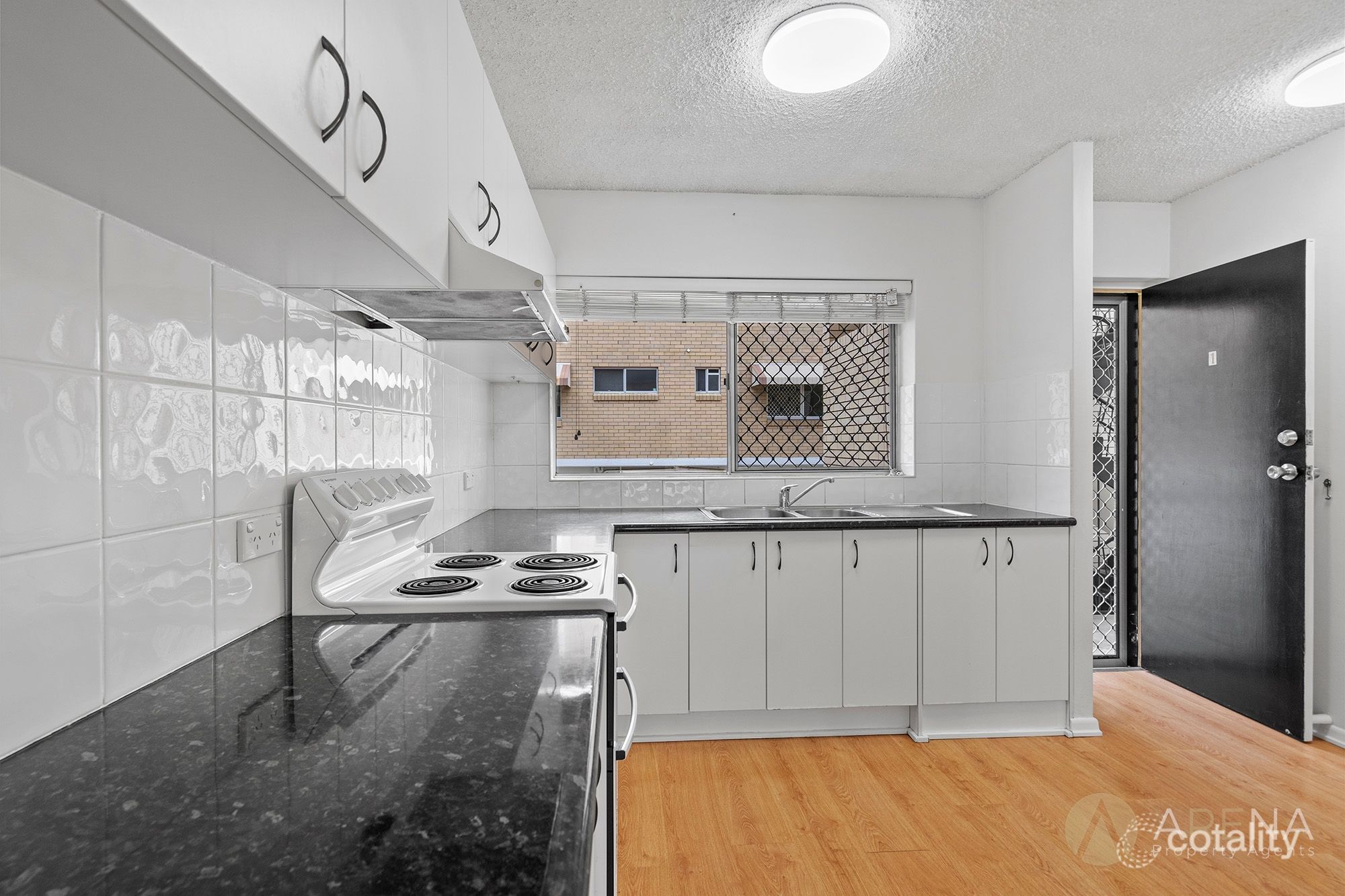 1/32 Macaulay St, Coorparoo, QLD 4151