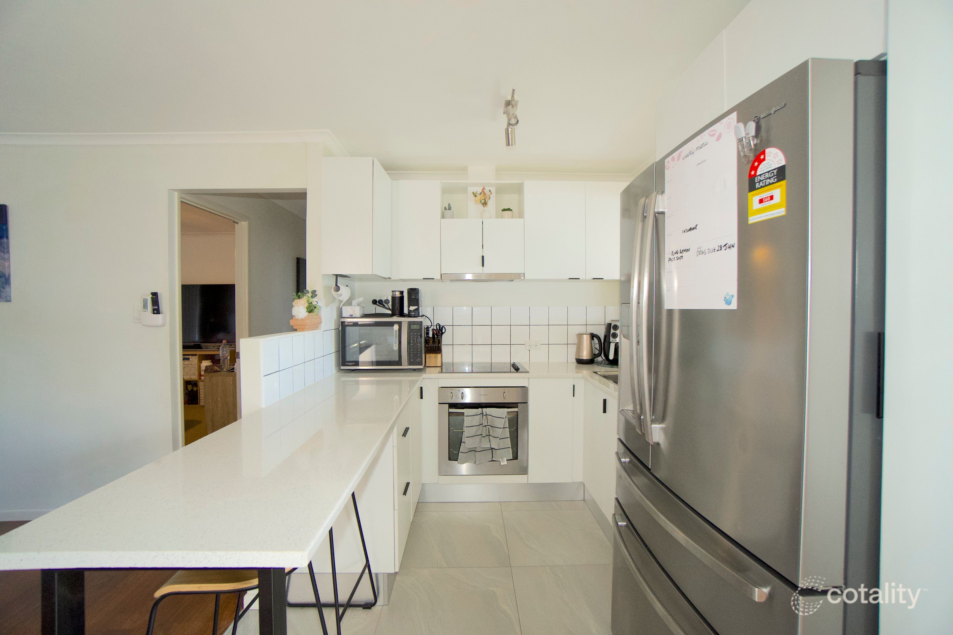 8 Paradise Ave, Thabeban, QLD 4670