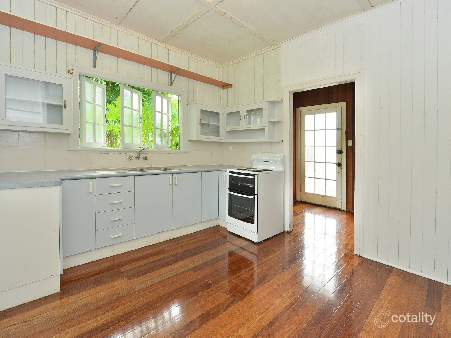 144 Greenslopes St, Edge Hill, QLD 4870