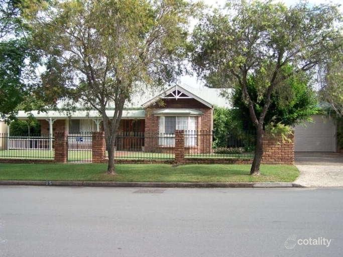 25 Bunton St, Scarborough, QLD 4020
