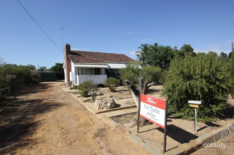 83 Kitchener Rd, Merredin, WA 6415
