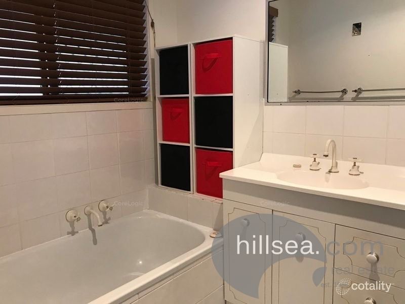 2/55 Government Rd, Labrador, QLD 4215