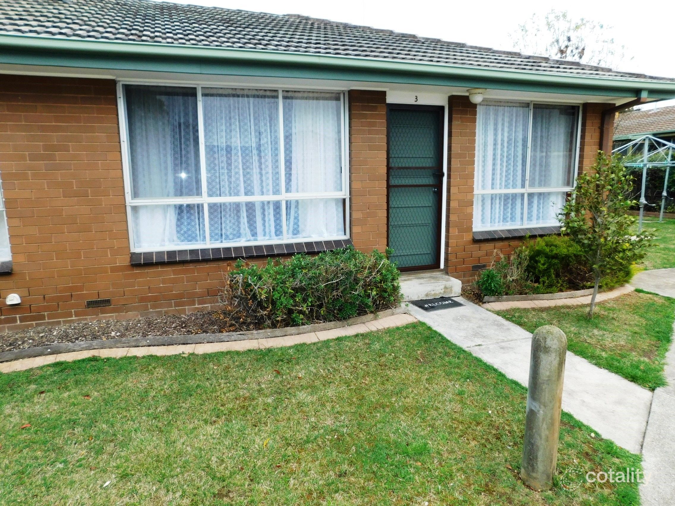 3/2 Rotherwood St, Wendouree, VIC 3355