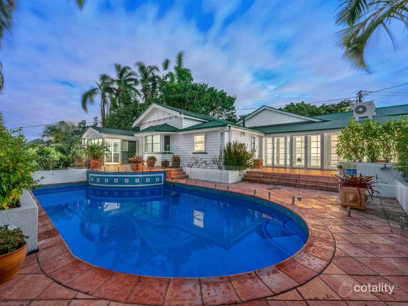 28 Henzell Tce, Greenslopes, QLD 4120