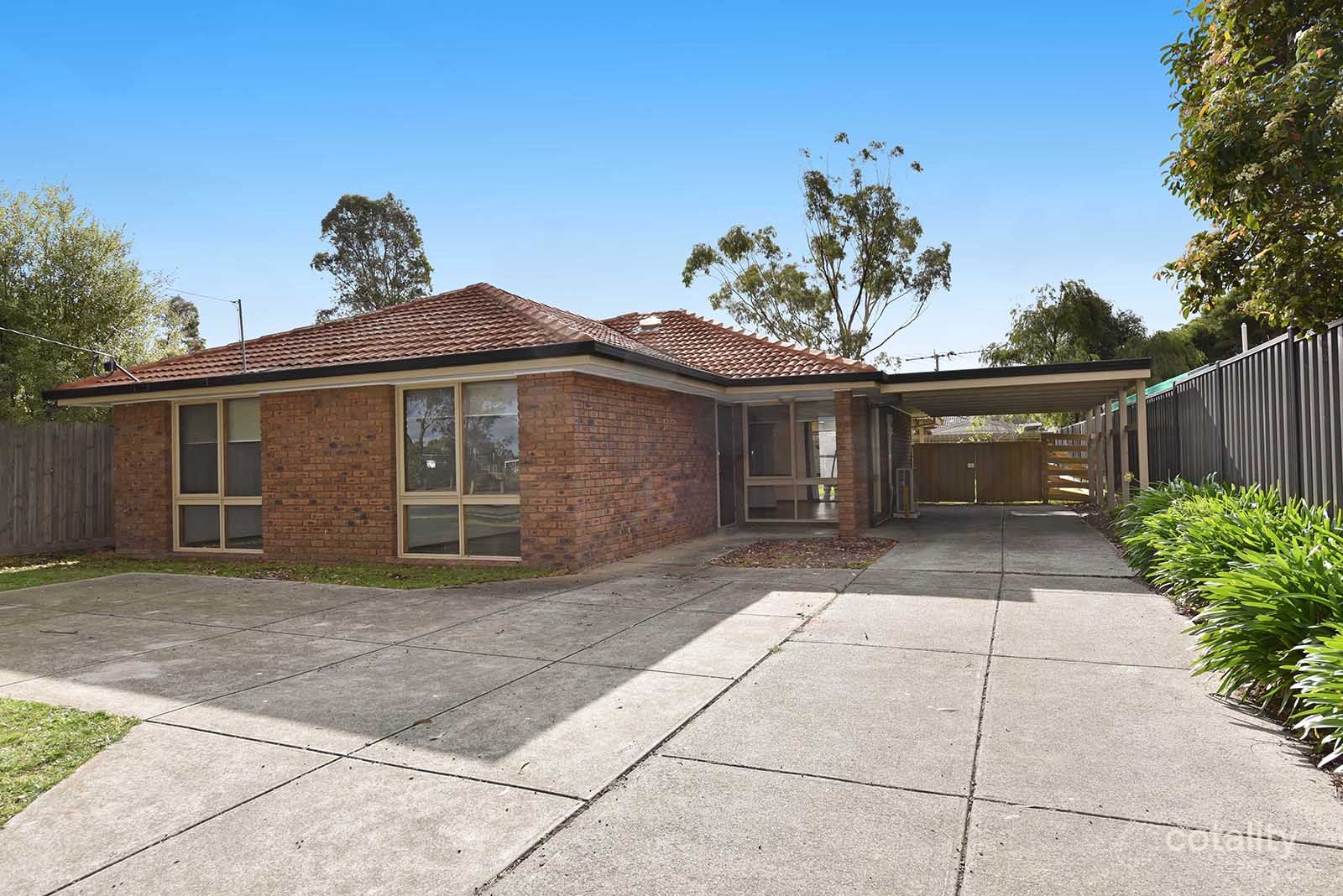 16 Learmonth St, Sunbury, VIC 3429