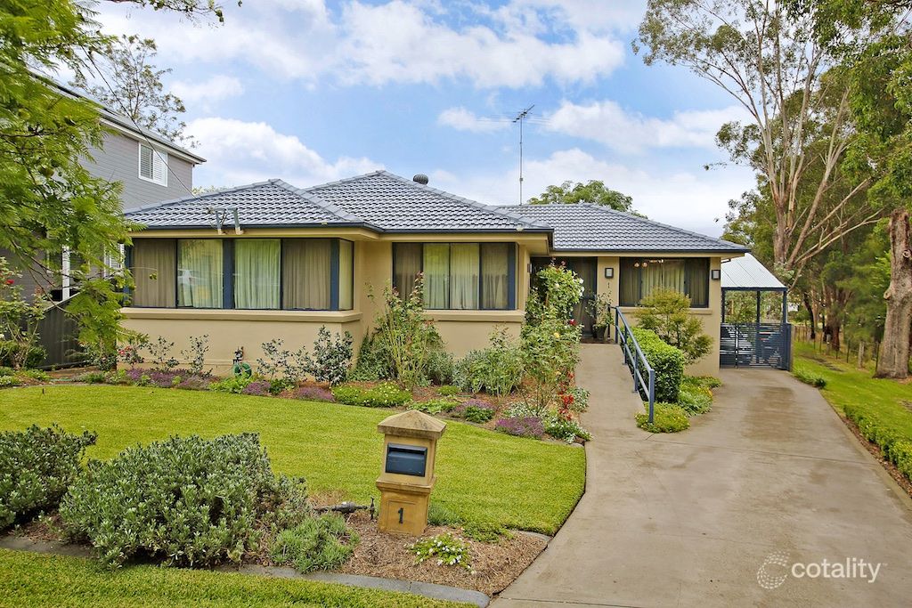 1 Macquarie Ave, Camden, NSW 2570