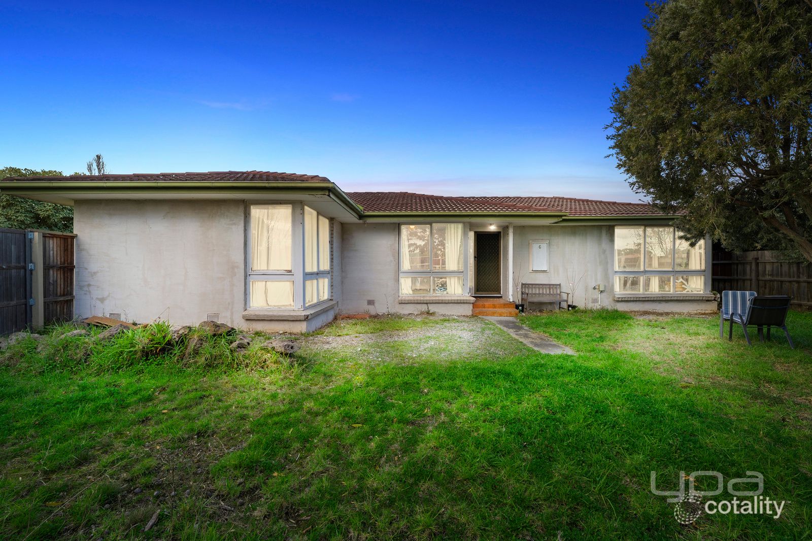 6 Kashmir Pl, Melton West, VIC 3337