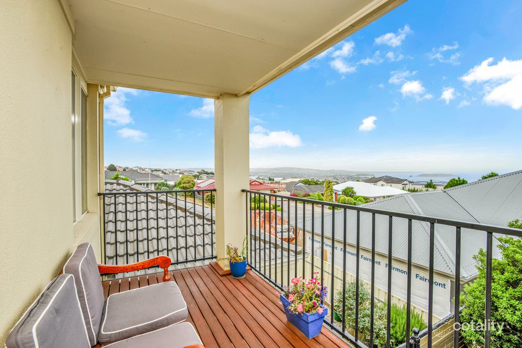 15 Mayflower Ct, Encounter Bay, SA 5211