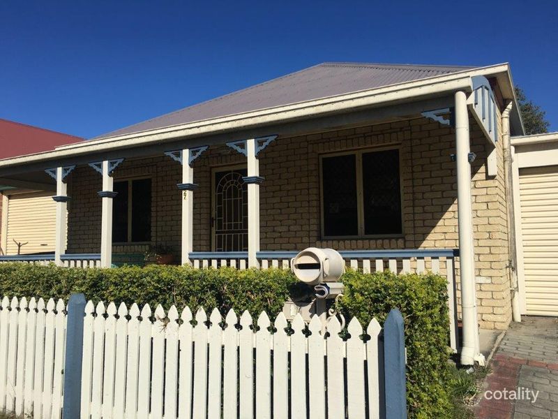 27 Central St, Forest Lake, QLD 4078