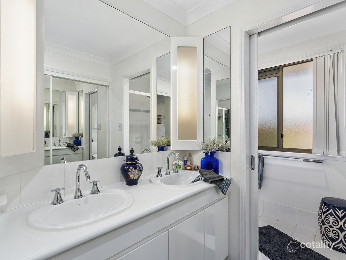 18/152 Palm Meadows Dr, Carrara, QLD 4211