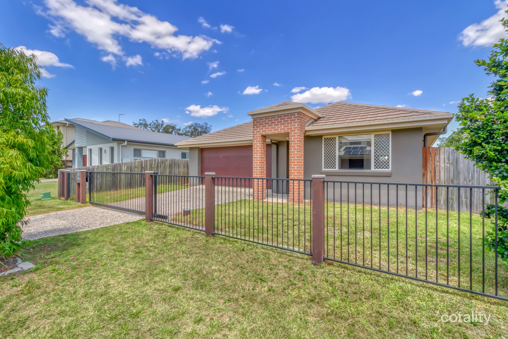 11 Woodgate St, Oxley, QLD 4075