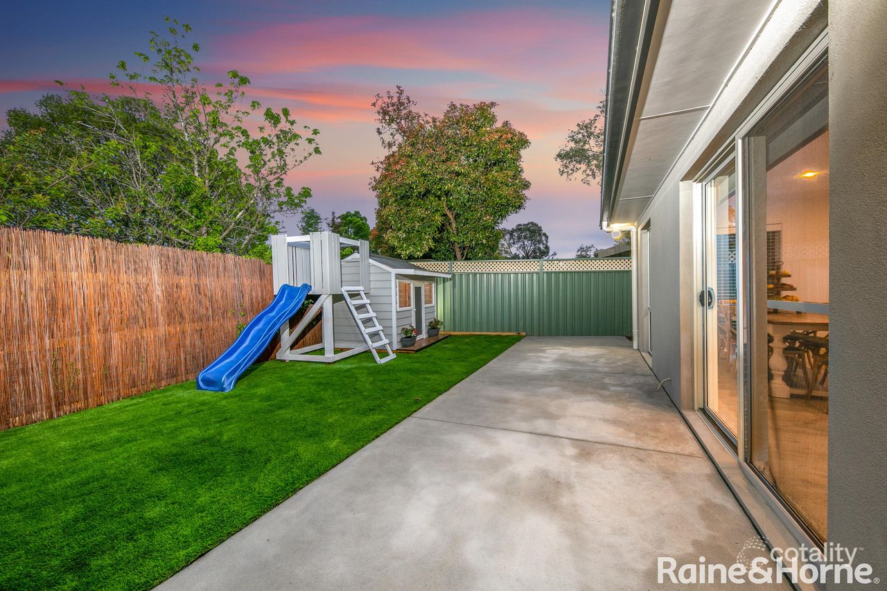 2/11 Worcester Rd, Gisborne, VIC 3437