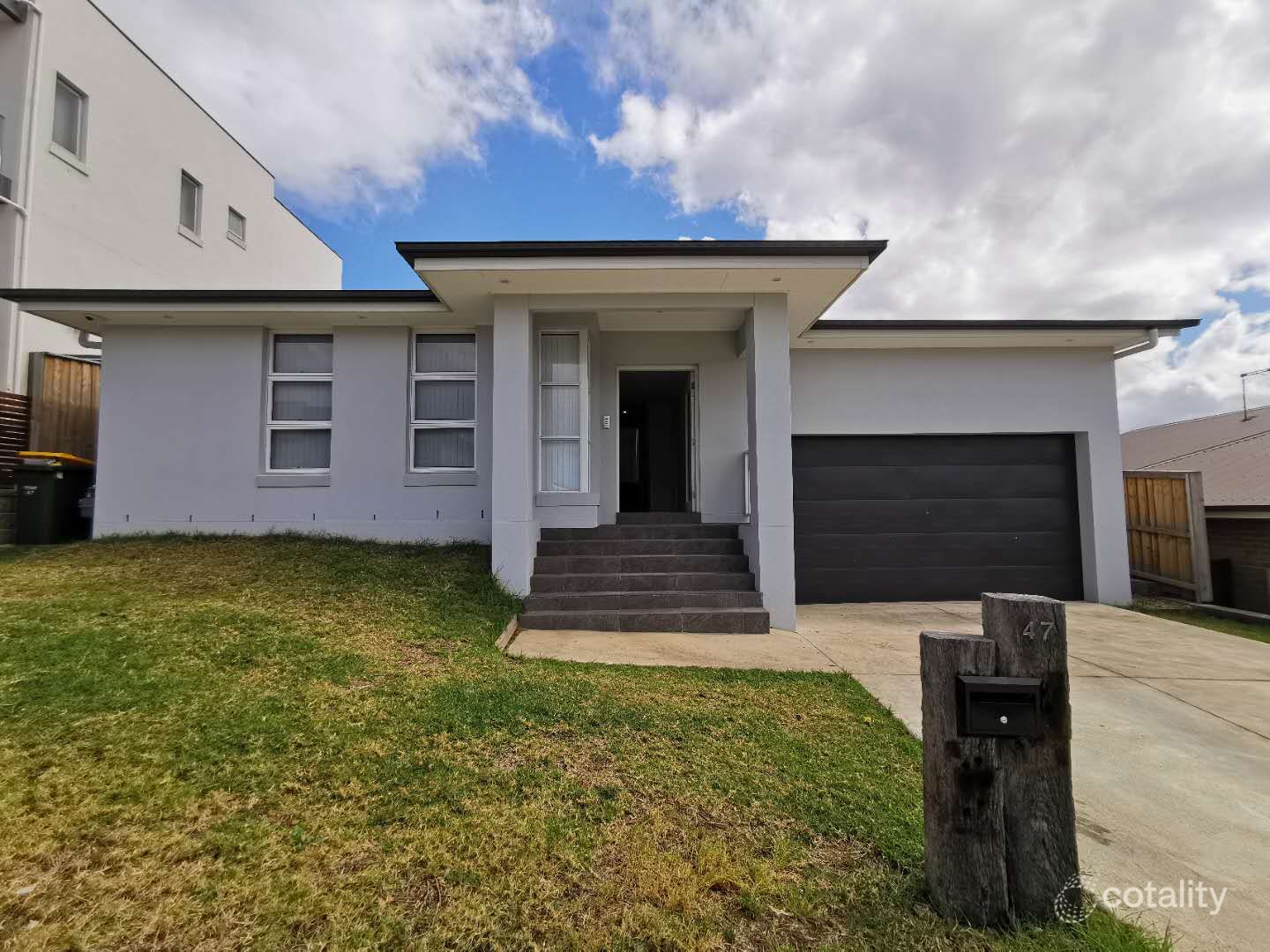 47 Mahoney Dr, Campbelltown, NSW 2560