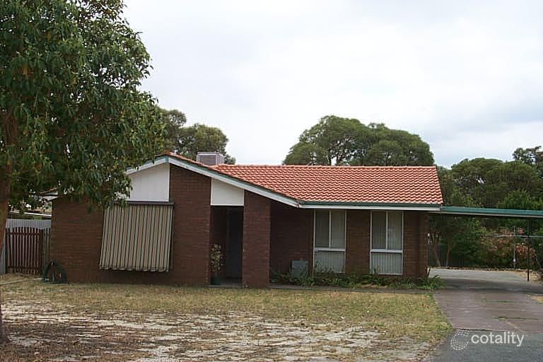 17 Tamarind Cres, Kelmscott, WA 6111