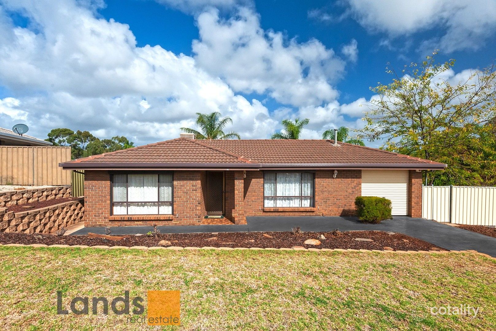 37 Marian Cres, Hillbank, SA 5112