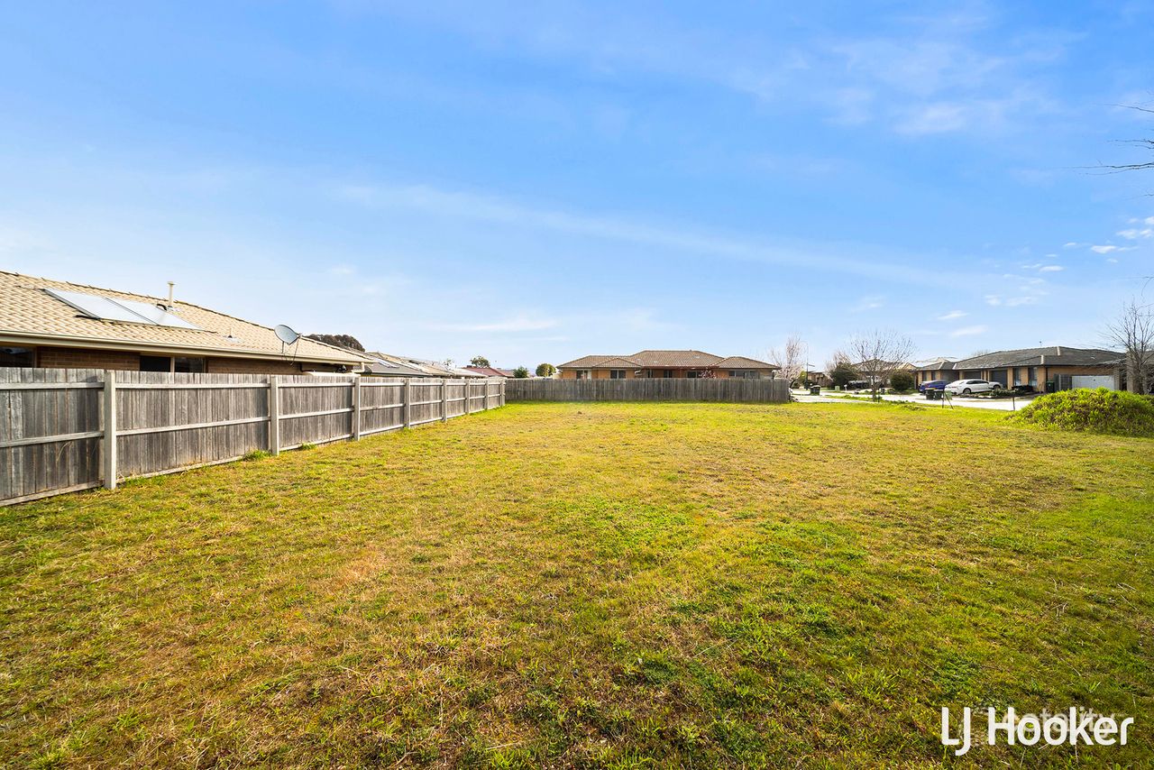 29 Ida Birchall Cres, Macgregor, ACT 2615