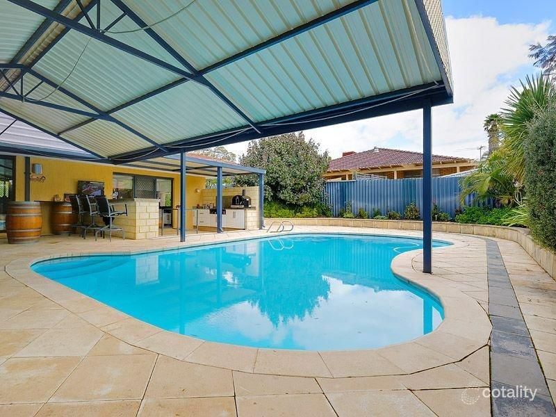 4 Cain Pl, Leeming, WA 6149