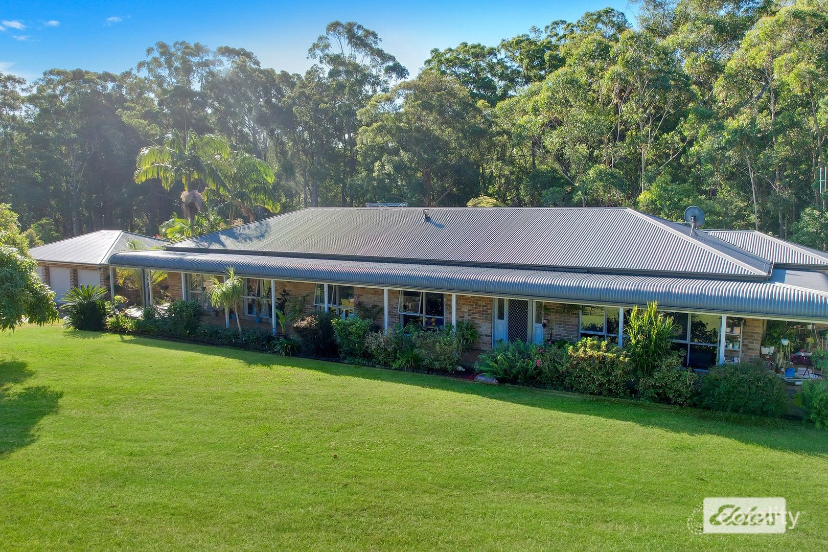 1 Voss Pl, Mitchells Island, NSW 2430