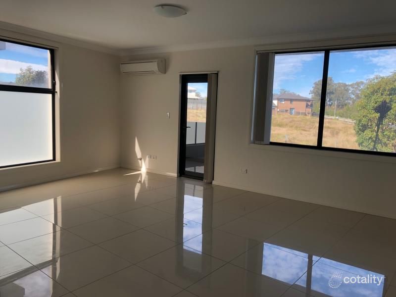 29/1 Glenmore Ridge Dr, Glenmore Park, NSW 2745