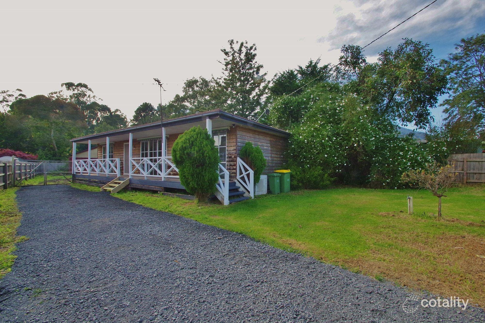 19 Meadow Cres, Badger Creek, VIC 3777