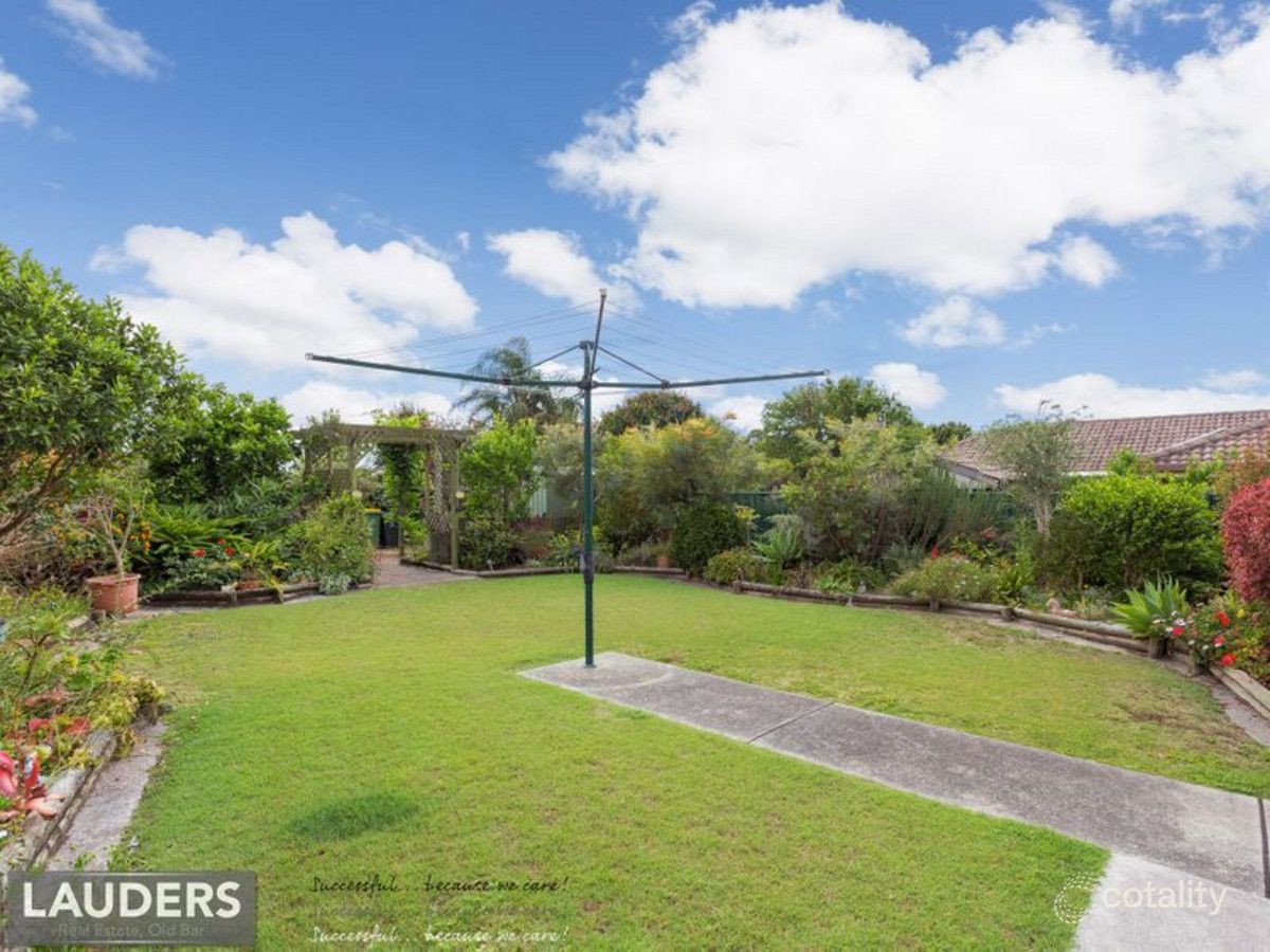 8 Snoewood St, Old Bar, NSW 2430