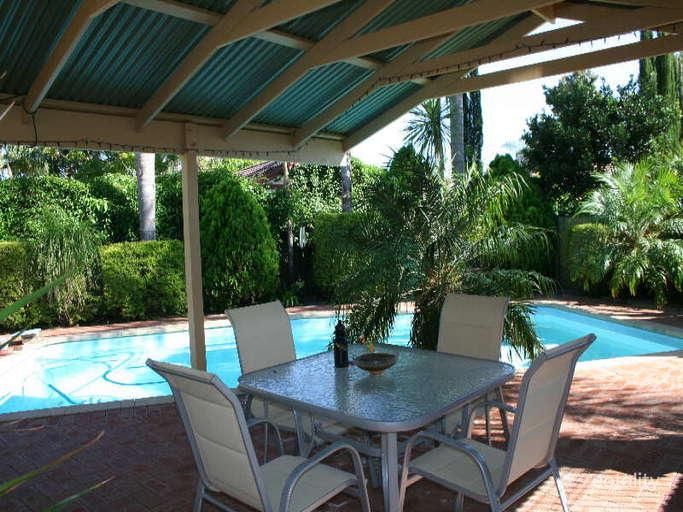 5 Elm Ct, Ballajura, WA 6066