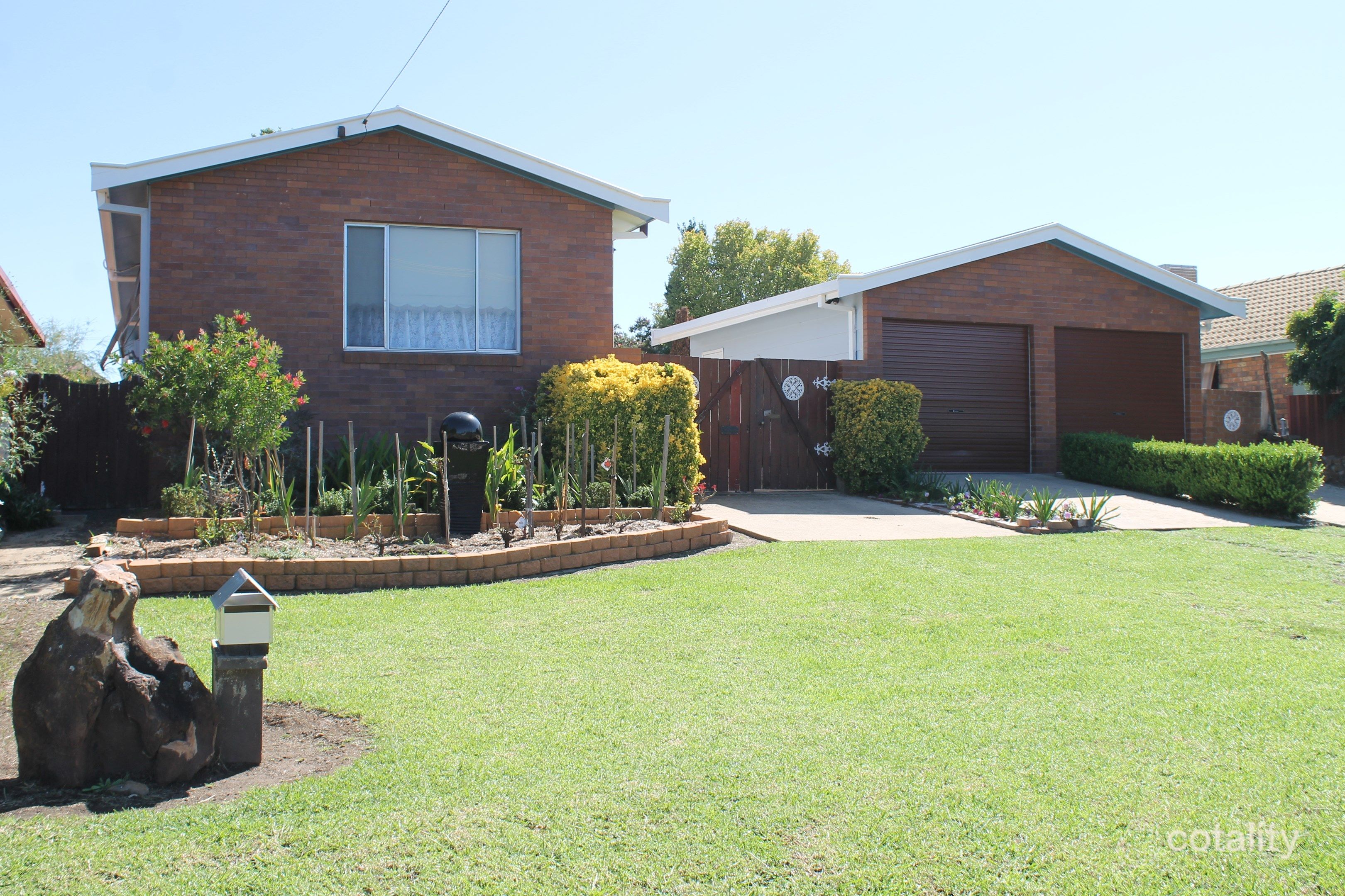 12 Woodland Ave, Inverell, NSW 2360