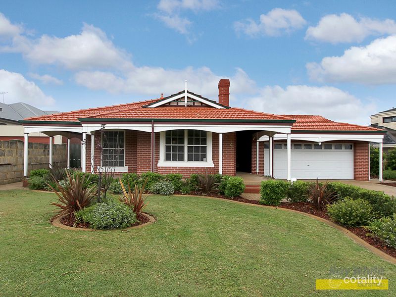 4 Alta Laguna Cres, Ballajura, WA 6066