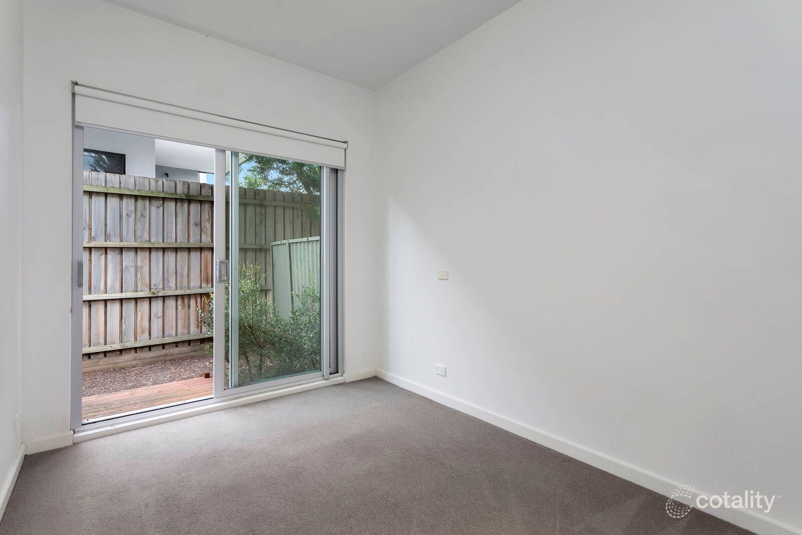 2/323 Charman Rd, Cheltenham, VIC 3192